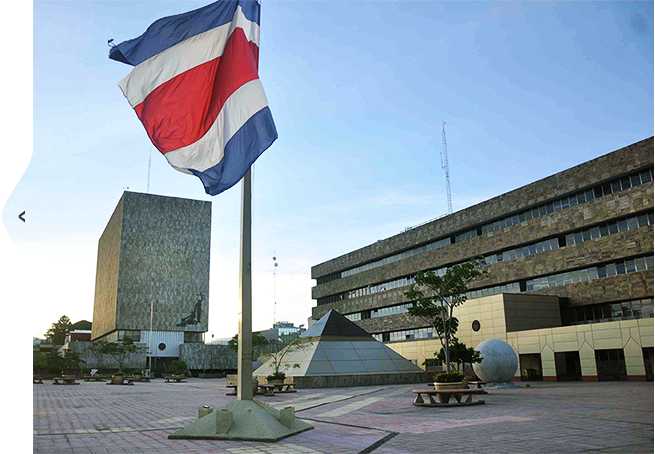 Bandera enfrente de un edificio

El contenido generado por IA puede ser incorrecto.
