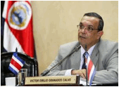         
        
      Vctor Emilio Granados busca reelegirse maana como presidente del Congreso. | ARCHIVO