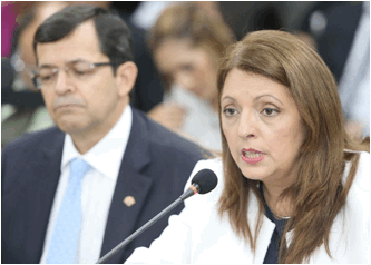 Descripcin: Doris Arias, magistrada de Sala III, junto a Carlos Chinchilla, presidente de la Corte Suprema de Justicia. Foto: Albert Marn