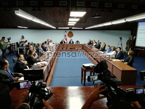 http://www.laprensalibre.cr/files/noticias/images/thumb/1927016307_whatsappimage20180312at5.15.24pm.jpeg