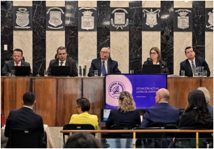 Descripci�n: Actualmente, la Sala Constitucional est� integrada por cinco hombres y una mujer. En la foto, Luis Fernando Salazar, Paul Rueda, Fernando Castillo, Nancy Hern�ndez y Jorge Araya. Fernando Cruz (fuera de imagen) es tambi�n titular de ese tribunal. Foto: John Dur�n