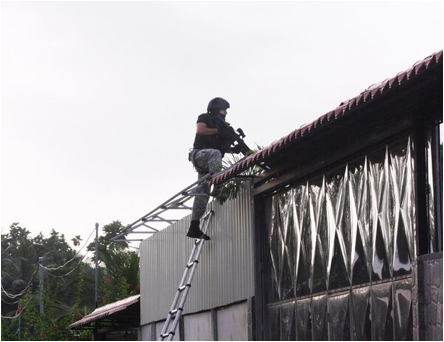 Descripci�n: En junio del 2014 la Polic�a de Control de Drogas allan� una propiedad en Los Lirios de Lim�n para desarticular un grupo narco. Esa propiedad ten�a un atracadero en la parte de atr�s. Foto Reiner Montero.