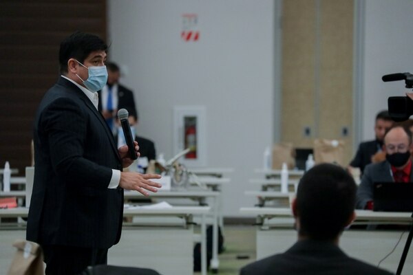 En los últimos días, el presidente de la República, Carlos Alvarado, ha participado de las sesiones de diálogo que buscan acuerdos para reducir el déficit fiscal. Fotografía: Roberto Carlos Sánchez, Casa Presidencial.