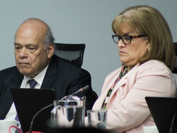 La magistrada Julia Varela es una de las promotoras porque las votaciones en Corte sean públicas. A la derecha el magistrado Orlando Aguirre. Fotografía archivo de Andrey Palacios.