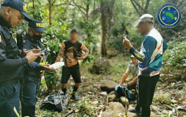 Cazadores furtivos, sujetos con motosierras para talar árboles, así como pescadores ilegales, fueron sosprendidos por las autoridades en el primer megaoperativo ambiental. Foto: Cortesía MSP.